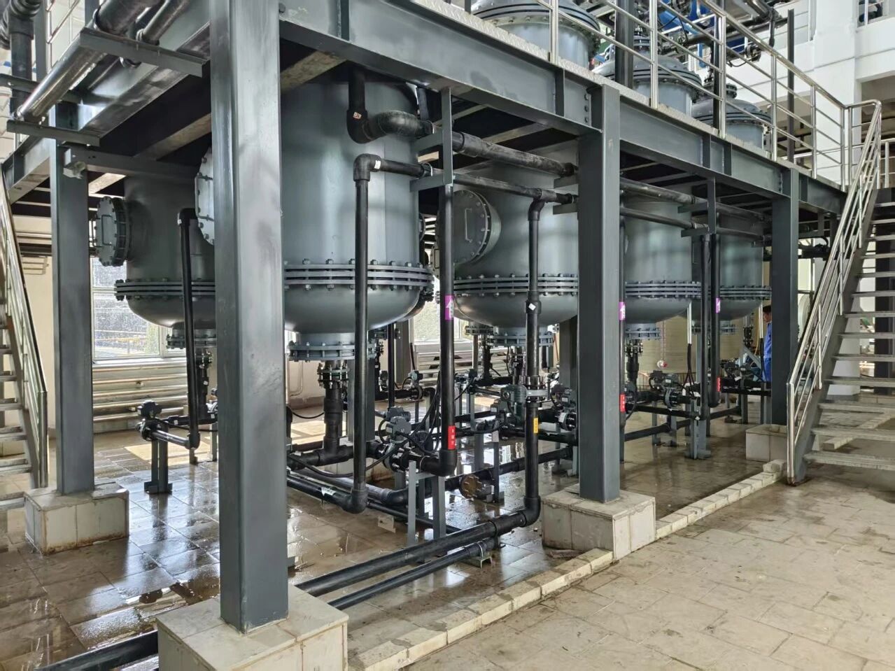 1010-1-2.jpg 1010-1-2.jpg